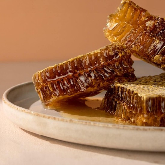 Ayvacık Karakovan Comb Honey 1 kg